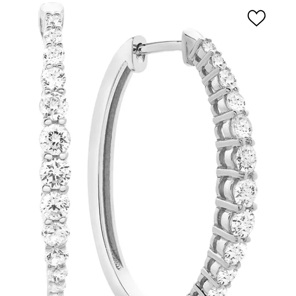 Diamond earrings😍